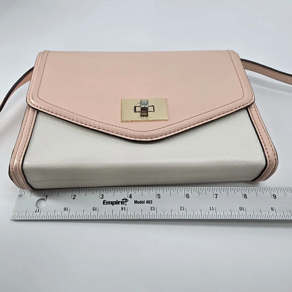 Kate‎ Spade Crossbody Bag Pink White Leather Pebbled Envelope Walter Place Nikki